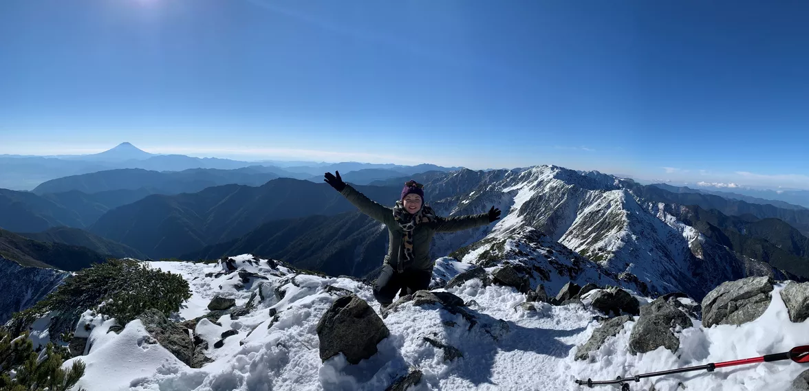 Natalie beim Wandern in Japan (Mount Kita-dake)